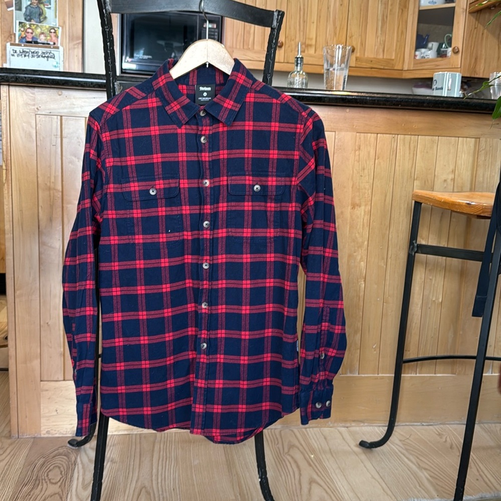Teton Gravity Research, Men’s Dark Blue & Red Plaid Flannel Button Up Shirt, Med